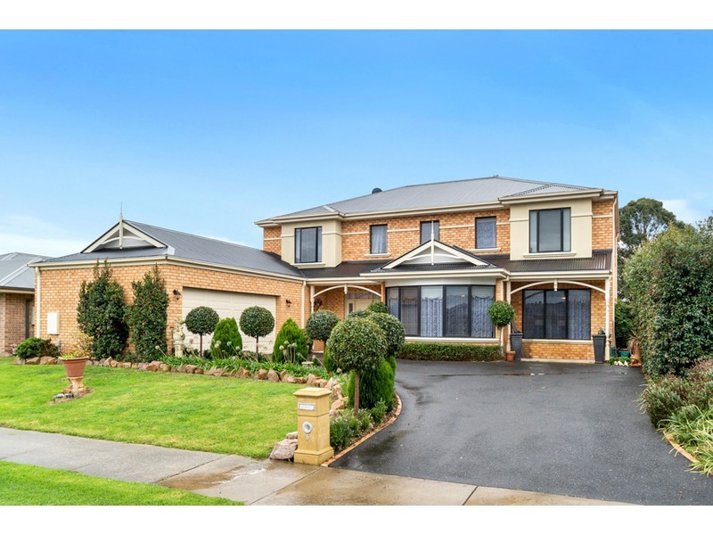 6 Fieldwood Lane, Langwarrin VIC 3910
