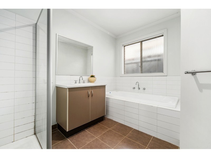 67 Brookland Greens Boulevard, Cranbourne VIC 3977