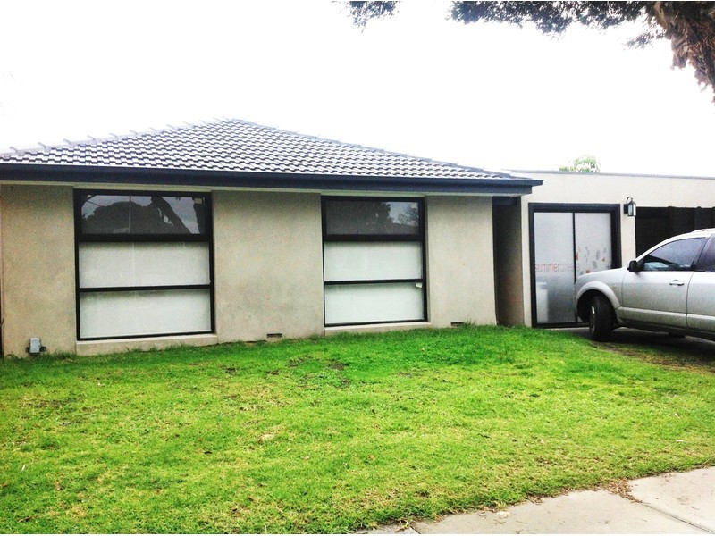 27 Downs Road, Seaford VIC 3198