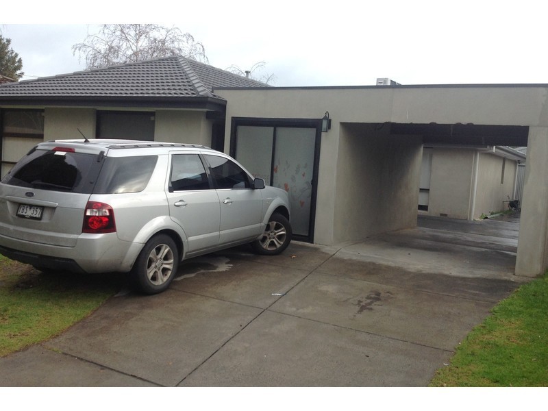 27 Downs Road, Seaford VIC 3198