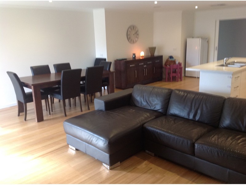 27 Downs Road, Seaford VIC 3198