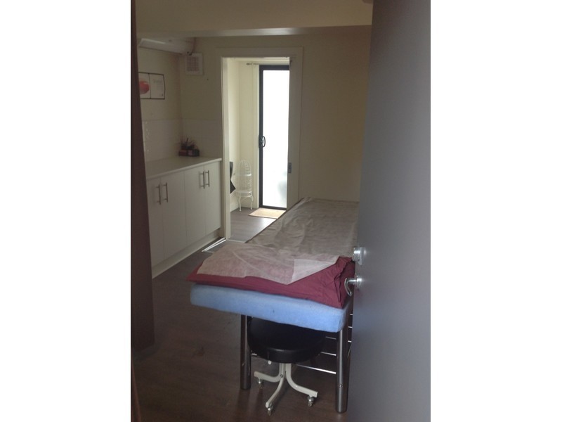 27 Downs Road, Seaford VIC 3198