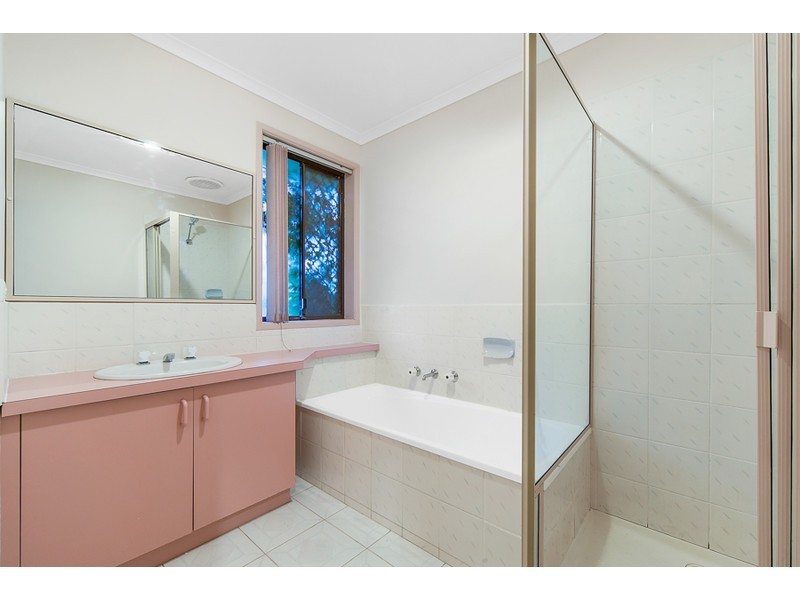 29 Earnshaw Drive, Carrum Downs VIC 3201