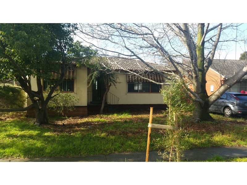 34 Laurina Crescent, Frankston North VIC 3200