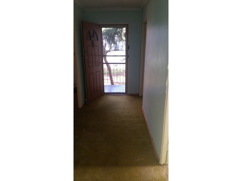 34 Laurina Crescent, Frankston North VIC 3200