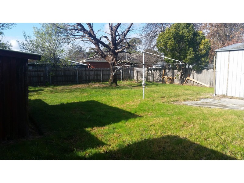 34 Laurina Crescent, Frankston North VIC 3200