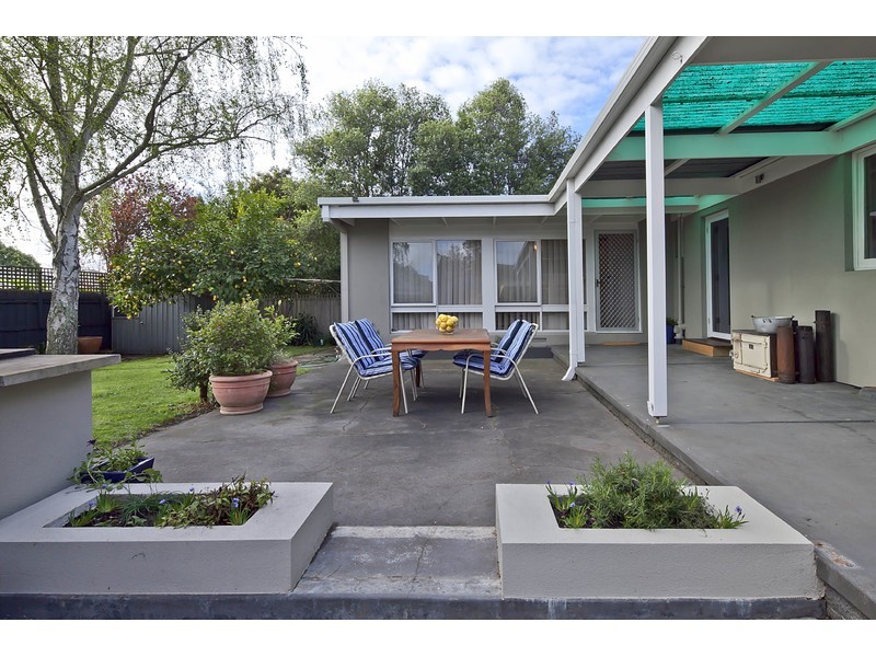 18 Helvetia Court, Frankston South VIC 3199