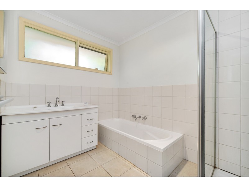 2 Taverner Square, Frankston VIC 3199
