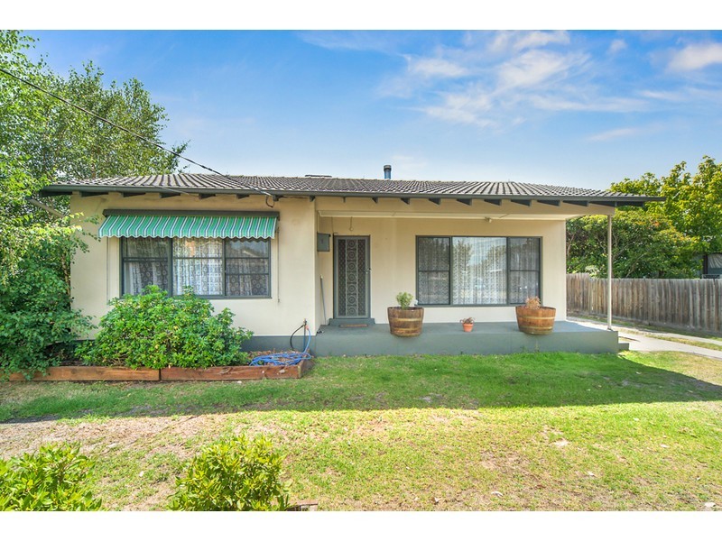 1 Lindsay Street, Frankston North VIC 3200
