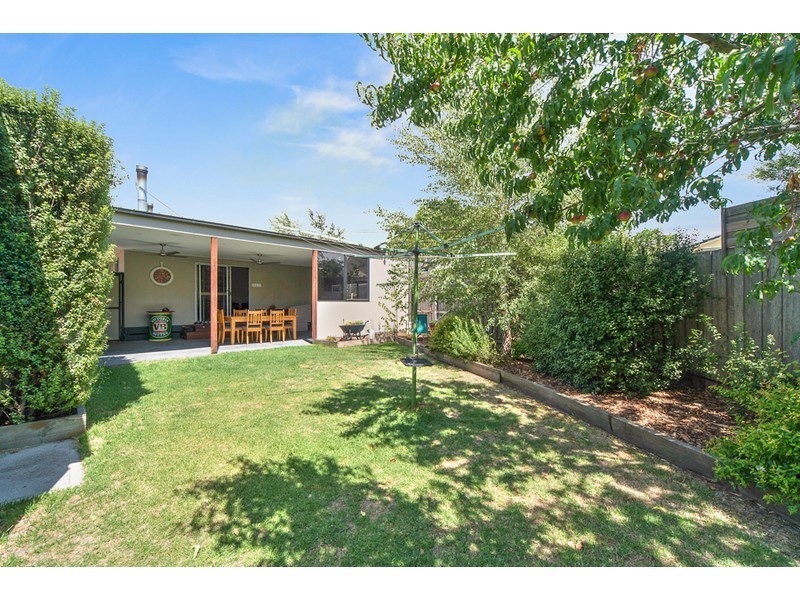 1 Lindsay Street, Frankston North VIC 3200