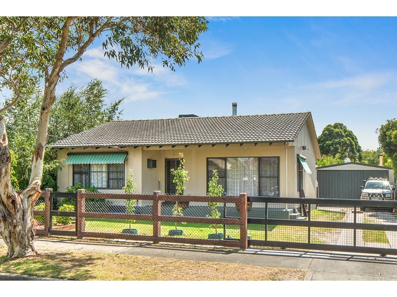 1 Lindsay Street, Frankston North VIC 3200