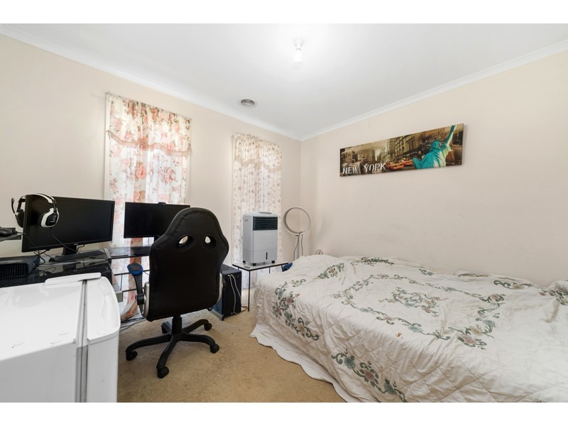 35 Mcgowan Drive, Skye VIC 3977