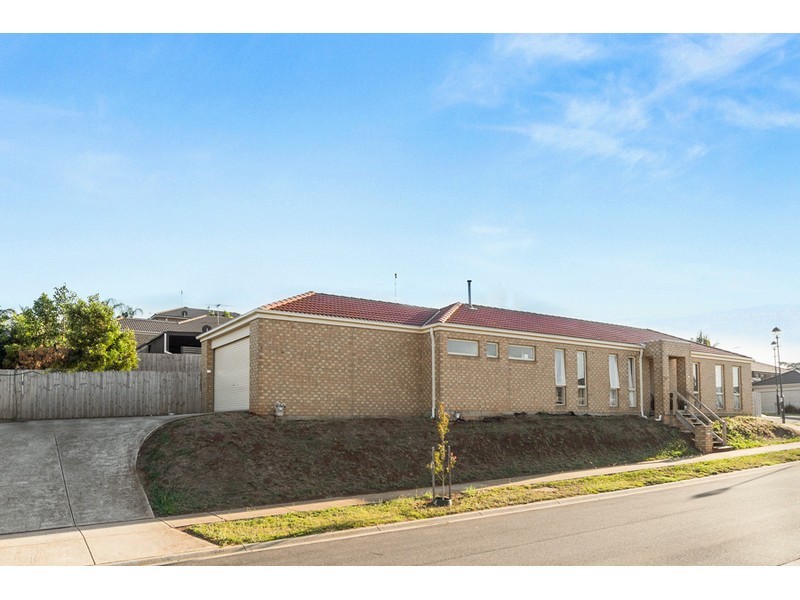 35 Mcgowan Drive, Skye VIC 3977