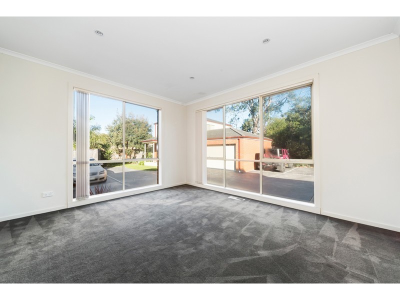 4/2 Edward Street, Langwarrin VIC 3910