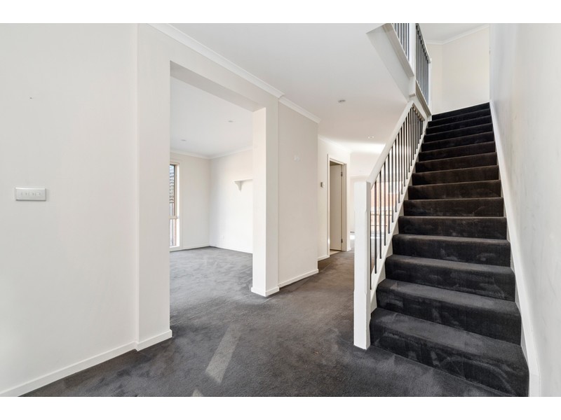 4/2 Edward Street, Langwarrin VIC 3910