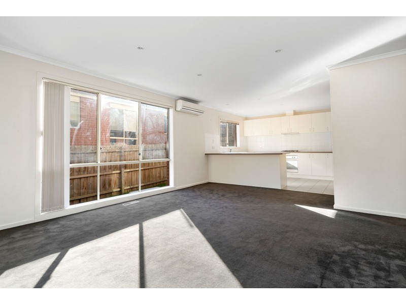 4/2 Edward Street, Langwarrin VIC 3910