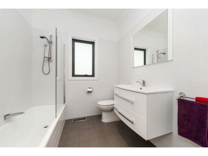 24 Oates Street, Frankston VIC 3199