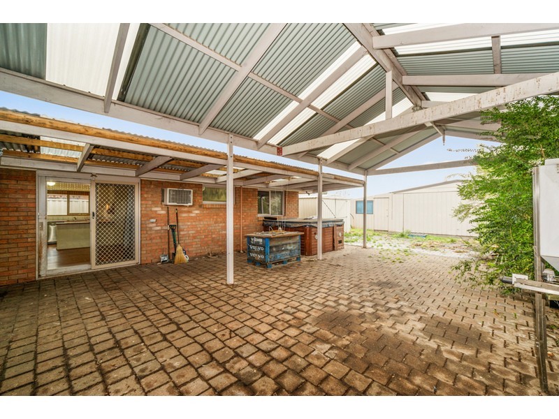 33 Toirram Crescent, Cranbourne VIC 3977