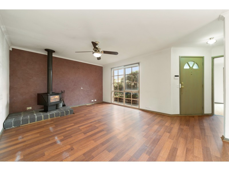 33 Toirram Crescent, Cranbourne VIC 3977