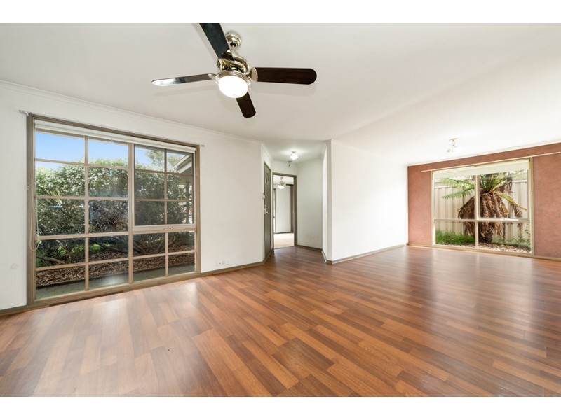 33 Toirram Crescent, Cranbourne VIC 3977