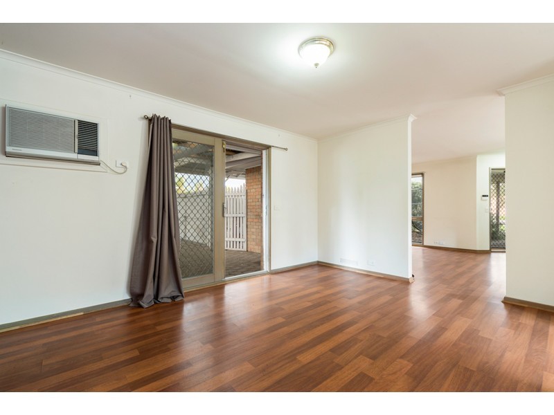 33 Toirram Crescent, Cranbourne VIC 3977