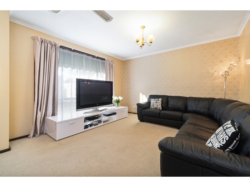 15 Burleigh Court, Frankston VIC 3199