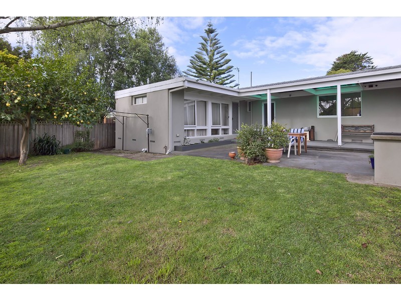 18 Helvetia Court, Frankston South VIC 3199