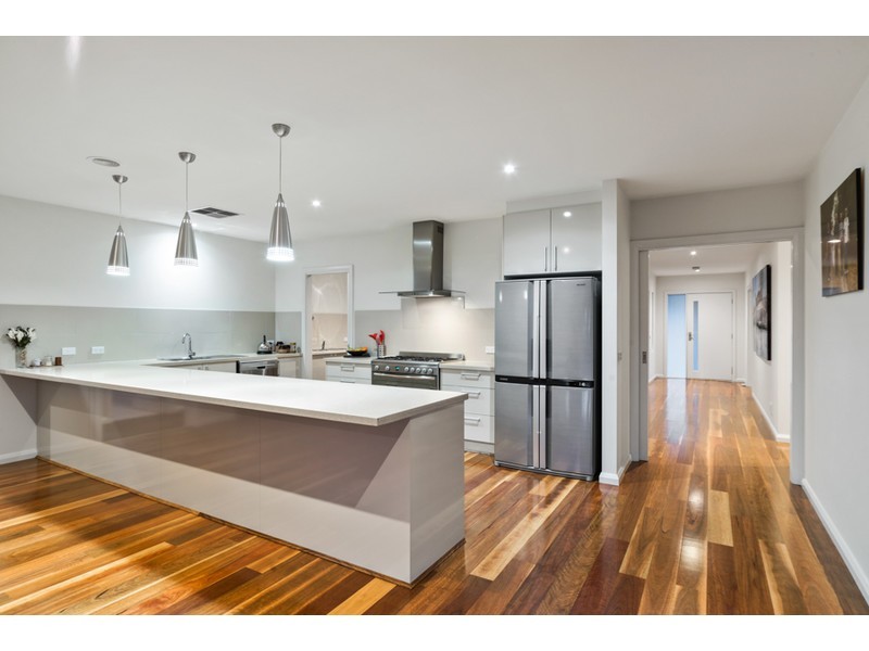 6 Peter Chance Crescent, Langwarrin VIC 3910