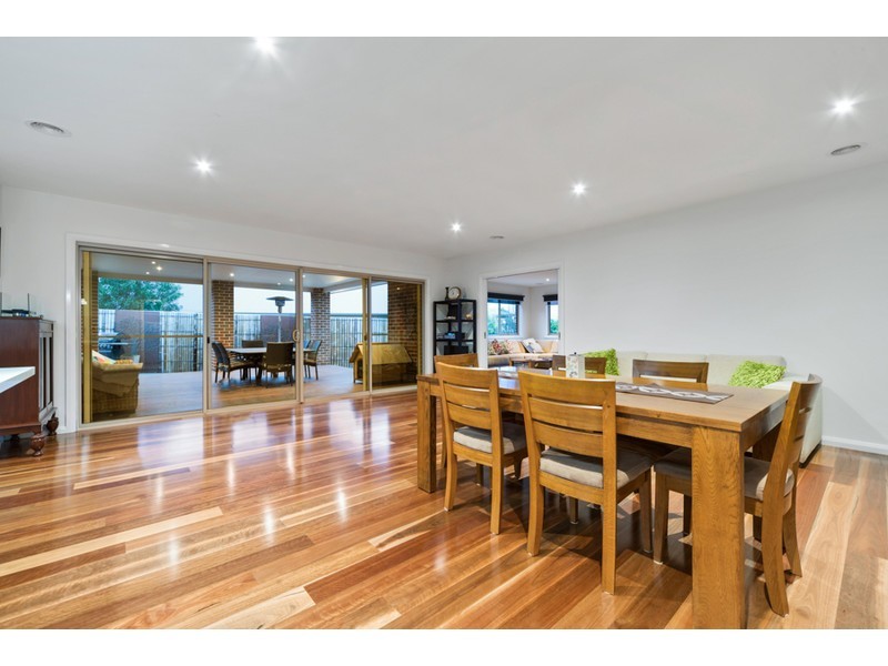 6 Peter Chance Crescent, Langwarrin VIC 3910