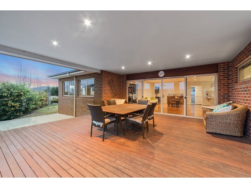 6 Peter Chance Crescent, Langwarrin VIC 3910