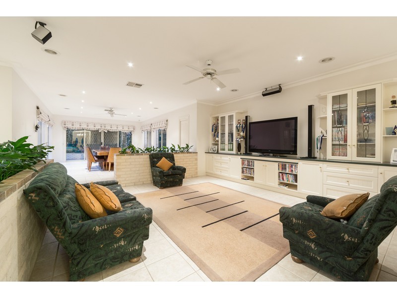4 Garden Brae Court, Langwarrin South VIC 3911