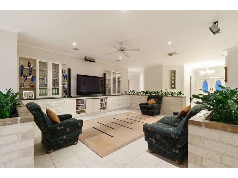 4 Garden Brae Court, Langwarrin South VIC 3911