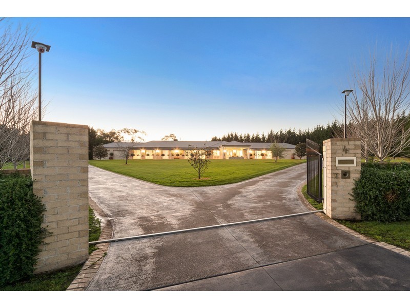 4 Garden Brae Court, Langwarrin South VIC 3911