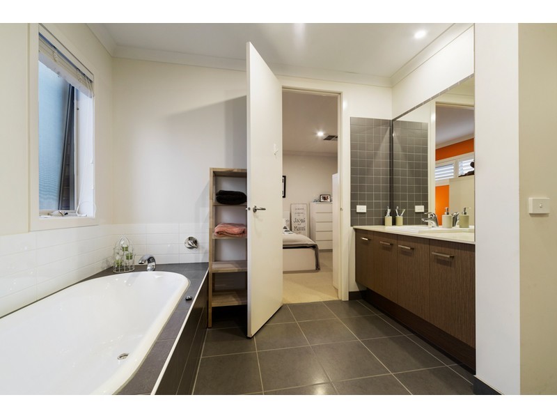 40 Black Wallaby Drive, Langwarrin VIC 3910