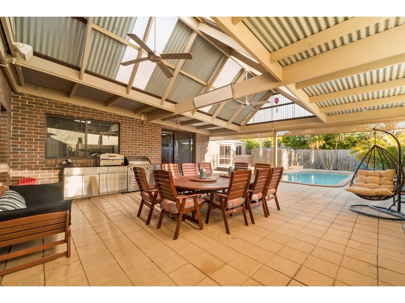 18 Grasswren Close, Langwarrin VIC 3910