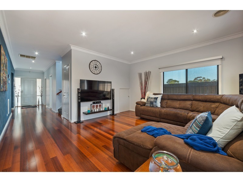 18 Grasswren Close, Langwarrin VIC 3910