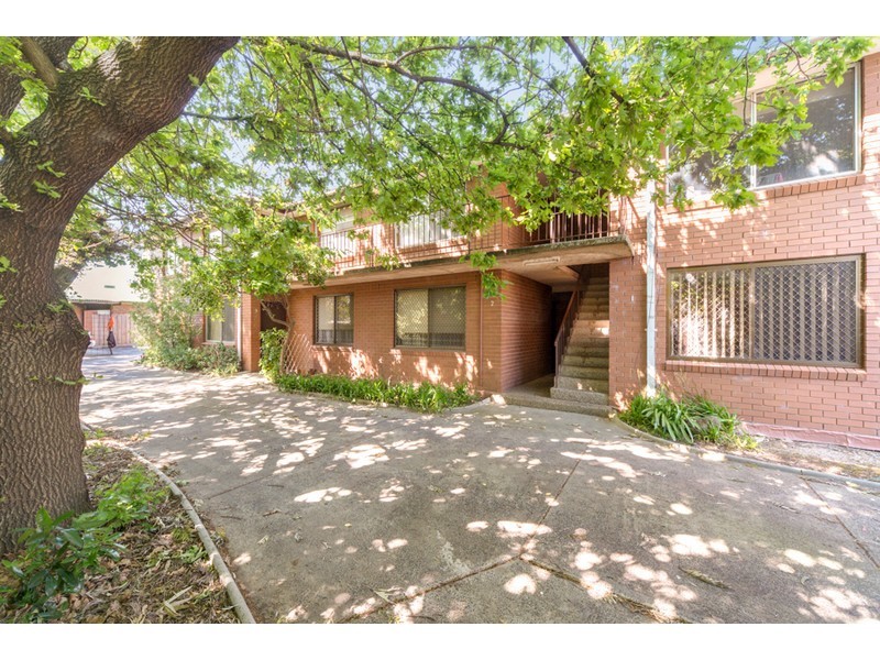 1/6 Hutton Street, Dandenong VIC 3175