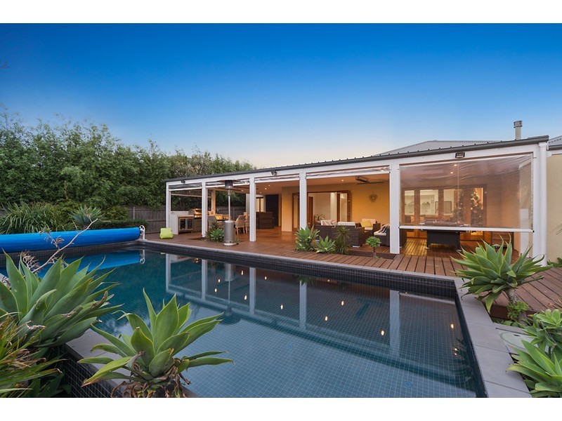 8 Meridian Way, Mornington VIC 3931