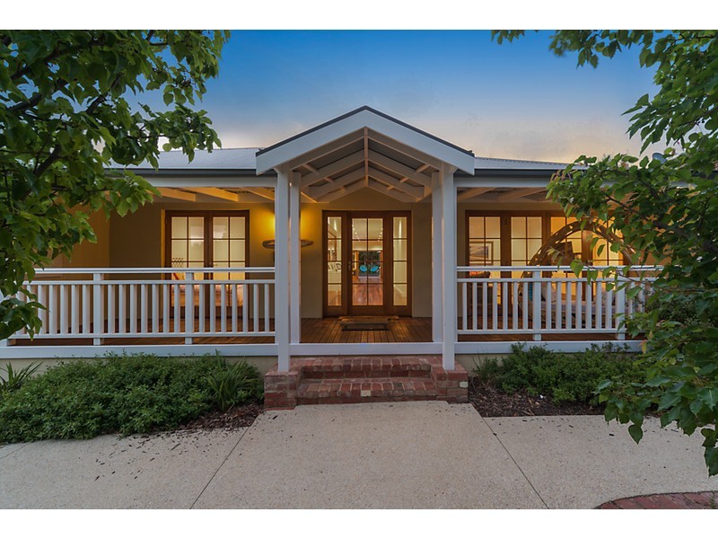 8 Meridian Way, Mornington VIC 3931