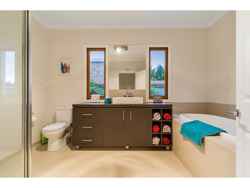 8 Meridian Way, Mornington VIC 3931