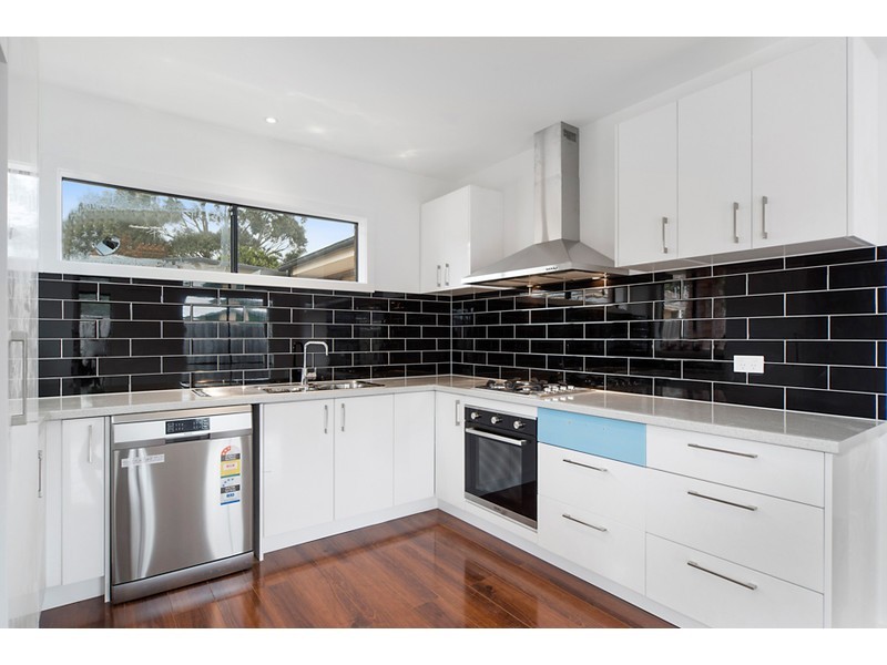 2/37 Bouvardia Crescent, Frankston North VIC 3200