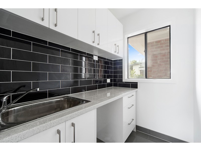 2/37 Bouvardia Crescent, Frankston North VIC 3200