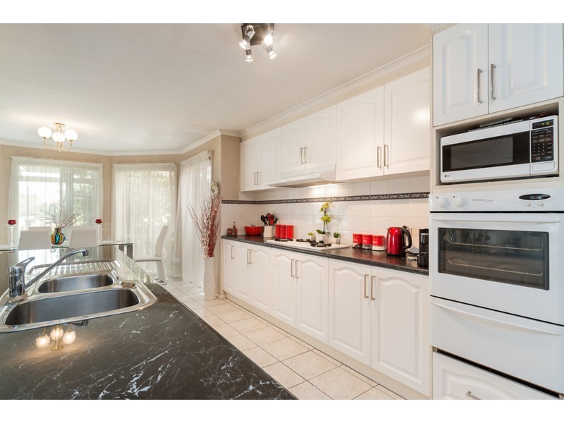 15 Marriott Crescent, Skye VIC 3977