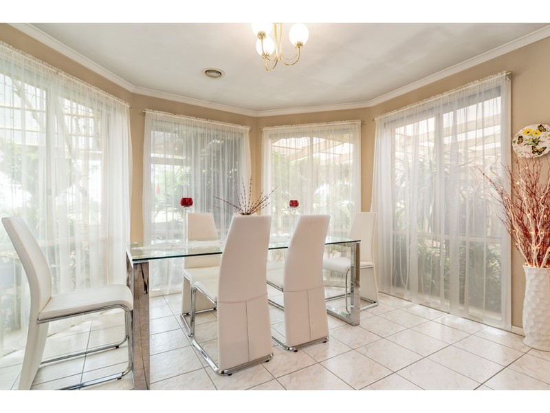 15 Marriott Crescent, Skye VIC 3977