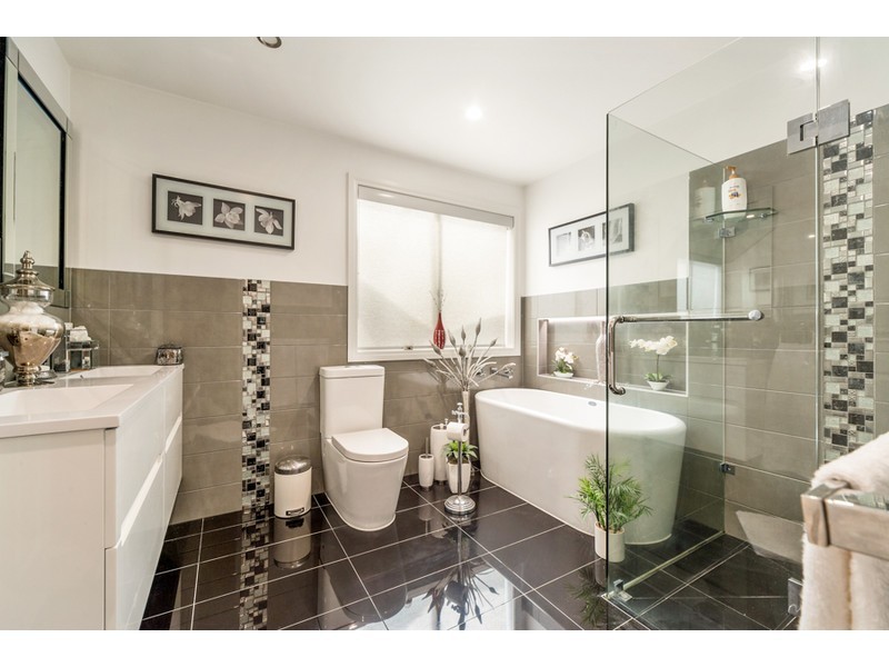 15 Marriott Crescent, Skye VIC 3977