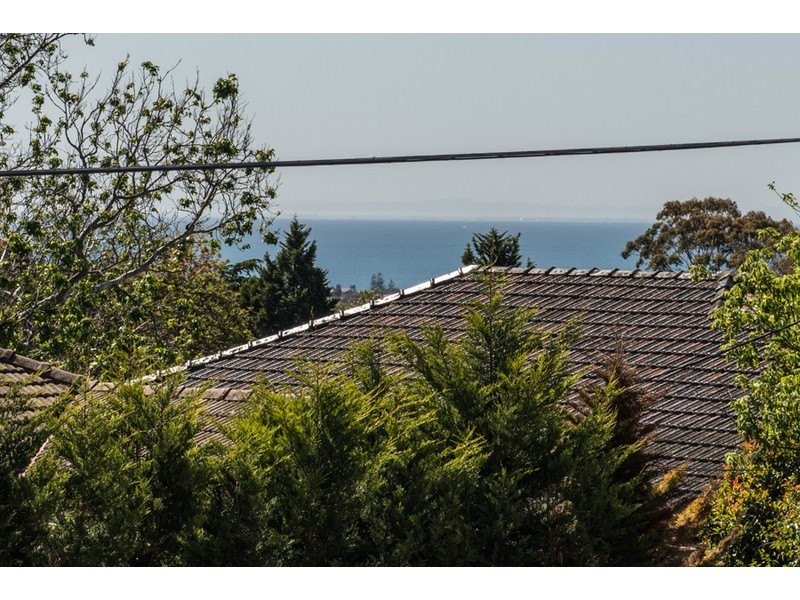 16 Hillcrest Road, Frankston VIC 3199