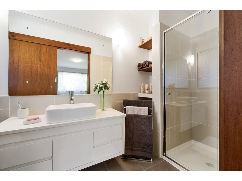 16 Hillcrest Road, Frankston VIC 3199