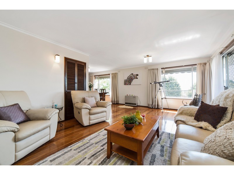 16 Hillcrest Road, Frankston VIC 3199