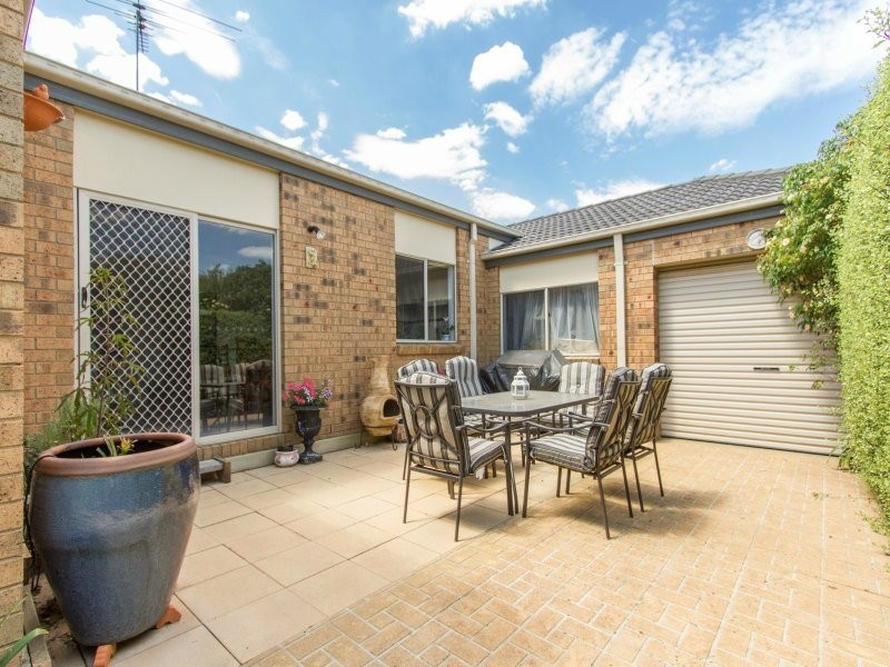 Skye VIC 3977