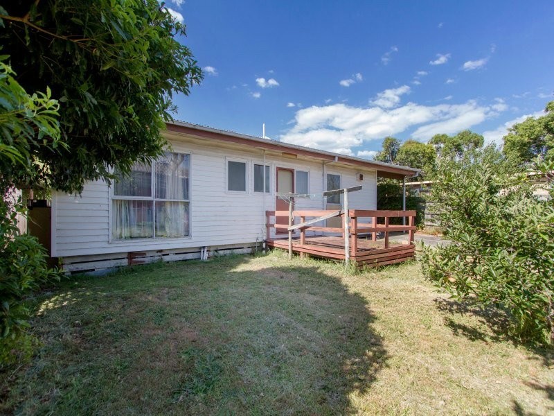 20 Raymond Road, Seaford VIC 3198